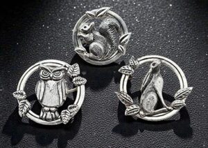 https://craftcast.com/product/woodland-wonders-brooches-in-metal-clay/